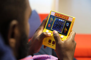 Navigate Pac-Man around the maze, eating dots & avoiding ghosts! This classic arcade game is fantastic for retro gaming fanatics, it's just like the arcade game from the 80s but miniature!